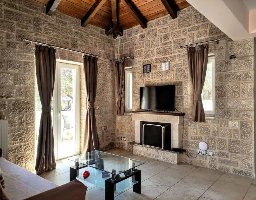 Villa *Drosia*/5' From Town & Sea/Mountain View Frinion Exterior photo
